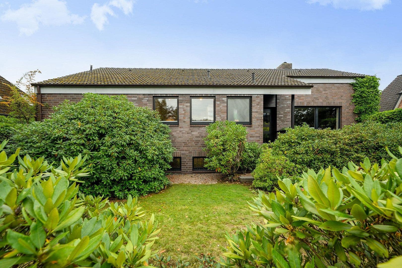 Prodej domu 266 m², pozemek 1.338 m², Blautannenweg 10, Wentorf bei Hamburg, Šlesvicko-Holštýnsko Prodej domu 266 m², pozemek 1.338 m², Blautannenweg 10, Wentorf bei Hamburg, Šlesvicko-Holštýnsko