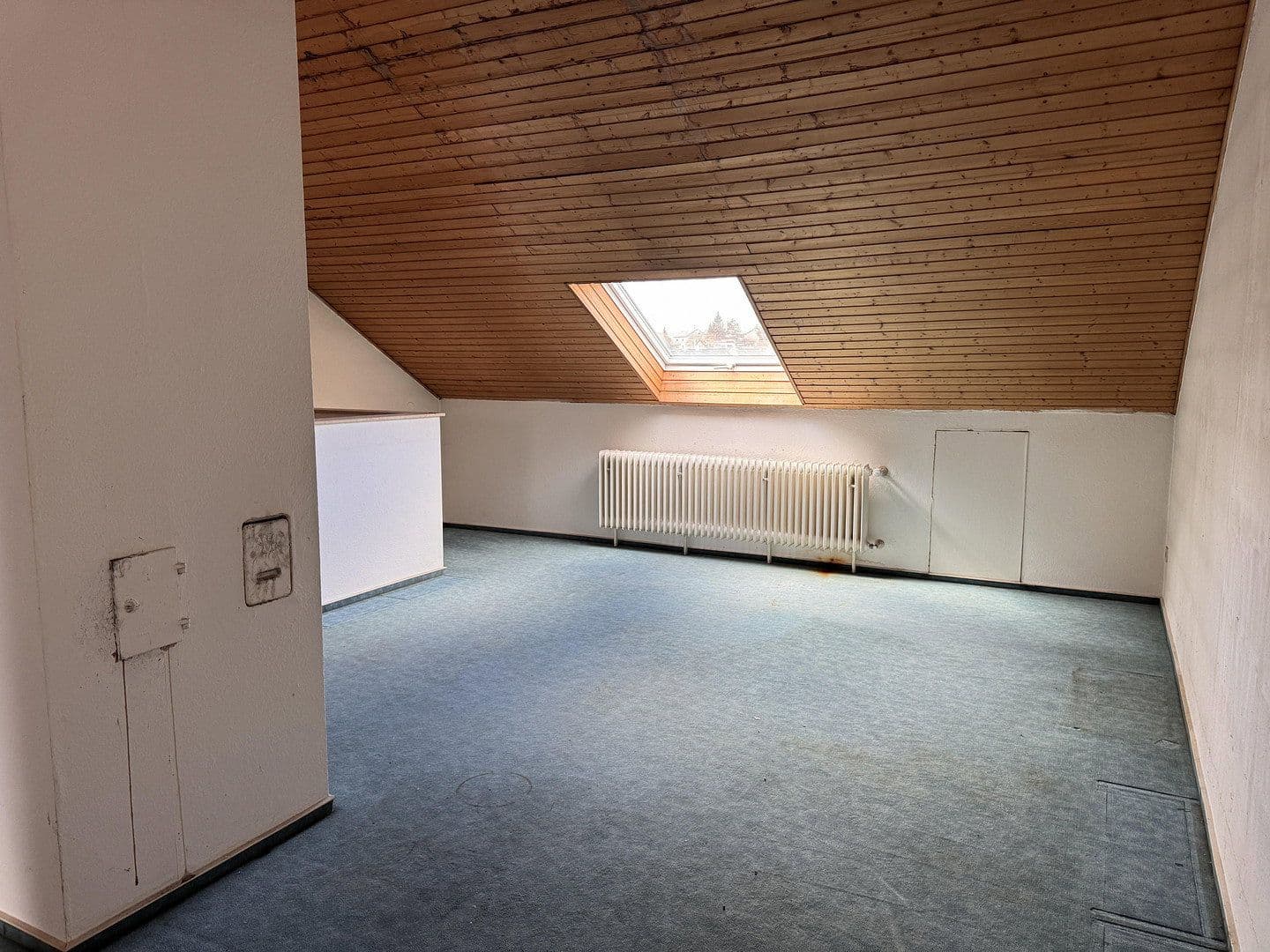 Prodej domu 150 m², pozemek 356 m², Riemenschneiderstr. 34, Estenfeld, Bavorsko Prodej domu 150 m², pozemek 356 m², Riemenschneiderstr. 34, Estenfeld, Bavorsko