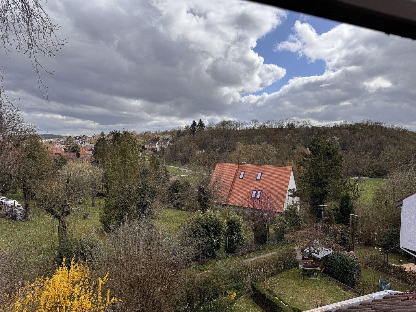 Prodej domu 150 m², pozemek 356 m², Riemenschneiderstr. 34, Estenfeld, Bavorsko Prodej domu 150 m², pozemek 356 m², Riemenschneiderstr. 34, Estenfeld, Bavorsko