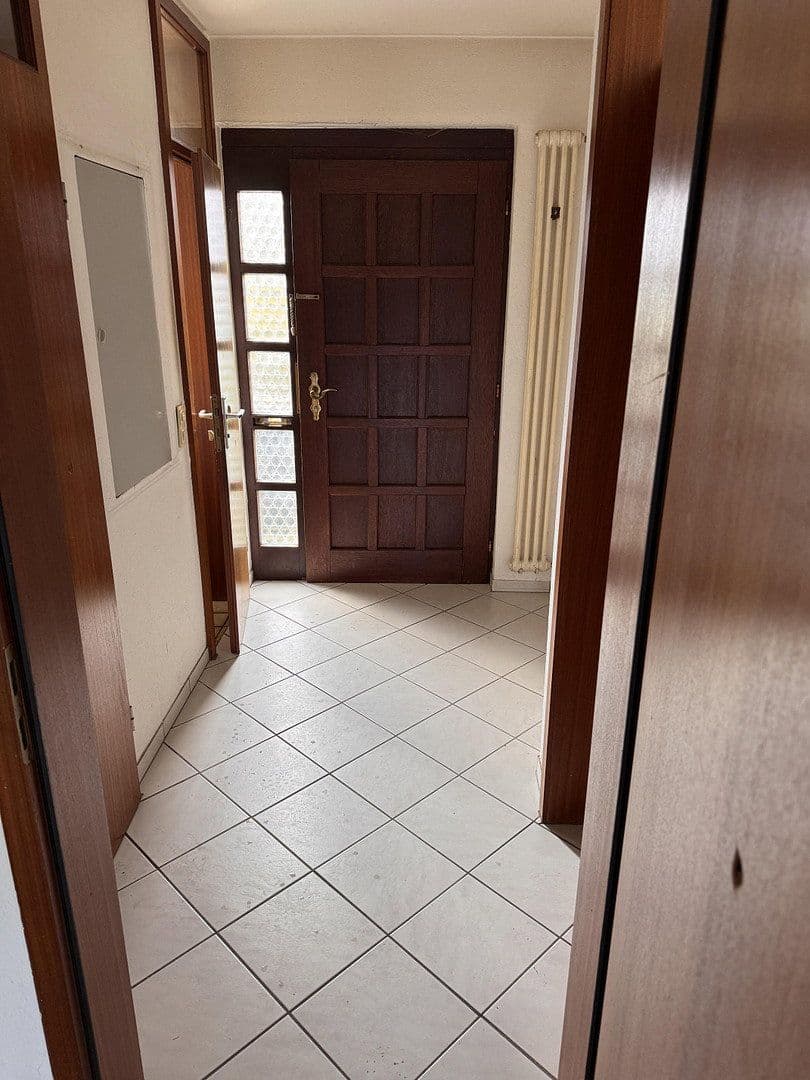 Prodej domu 150 m², pozemek 356 m², Riemenschneiderstr. 34, Estenfeld, Bavorsko Prodej domu 150 m², pozemek 356 m², Riemenschneiderstr. 34, Estenfeld, Bavorsko