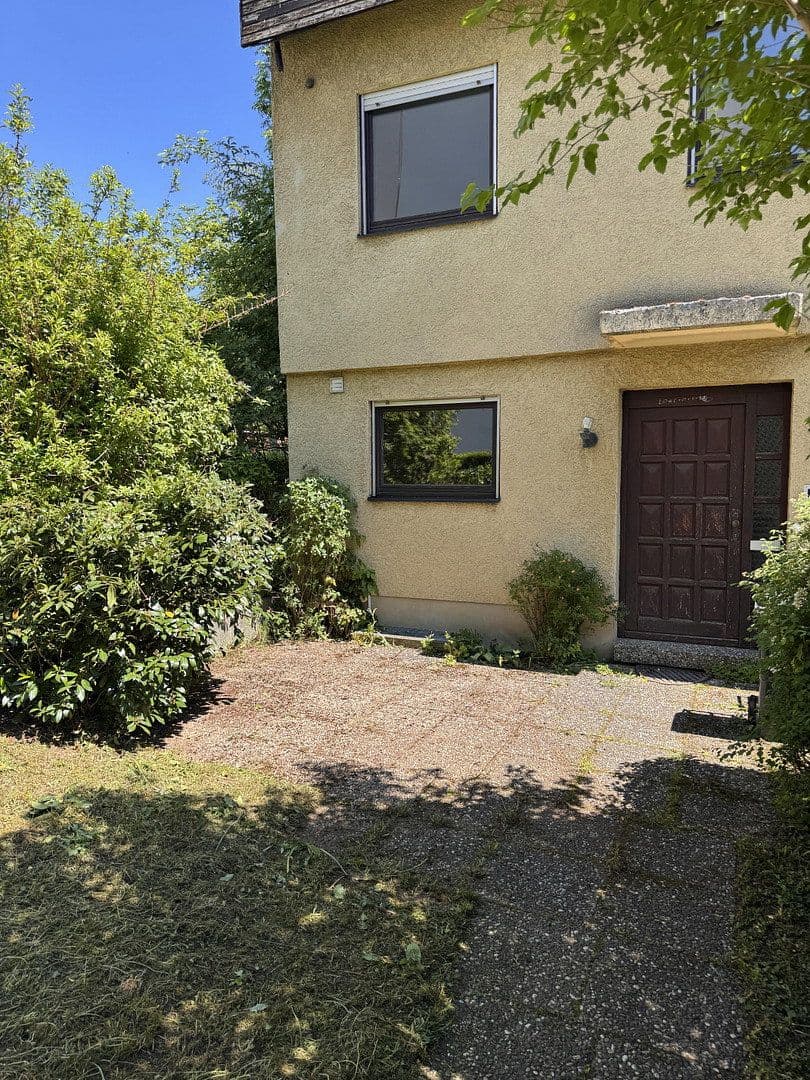 Prodej domu 150 m², pozemek 356 m², Riemenschneiderstr. 34, Estenfeld, Bavorsko Prodej domu 150 m², pozemek 356 m², Riemenschneiderstr. 34, Estenfeld, Bavorsko