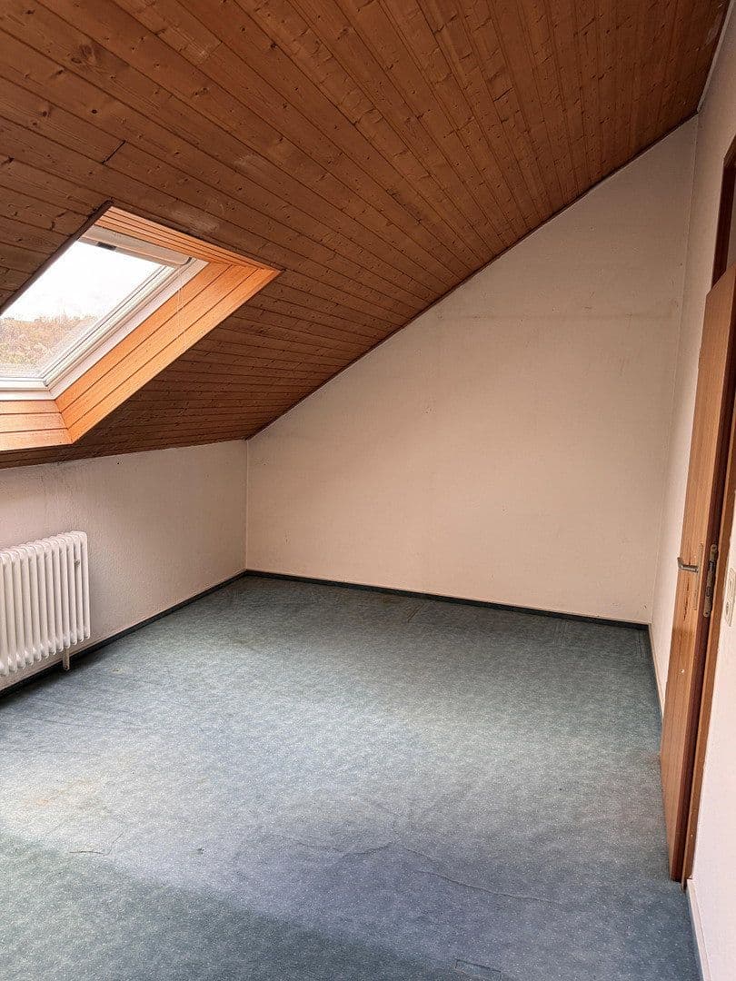 Prodej domu 150 m², pozemek 356 m², Riemenschneiderstr. 34, Estenfeld, Bavorsko Prodej domu 150 m², pozemek 356 m², Riemenschneiderstr. 34, Estenfeld, Bavorsko