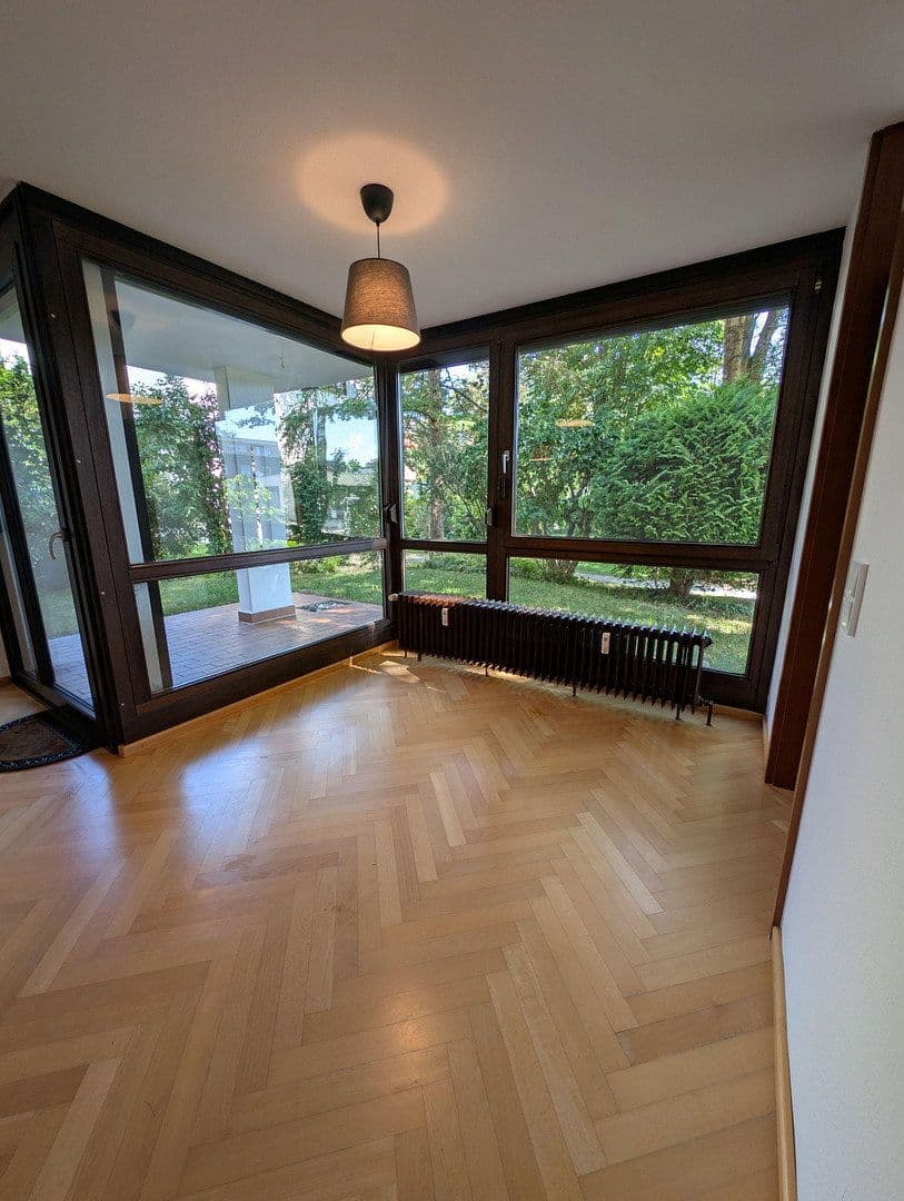 Prodej bytu 3+1 96 m², Puchheim-Bahnhof, Bavorsko Prodej bytu 3+1 96 m², Puchheim-Bahnhof, Bavorsko