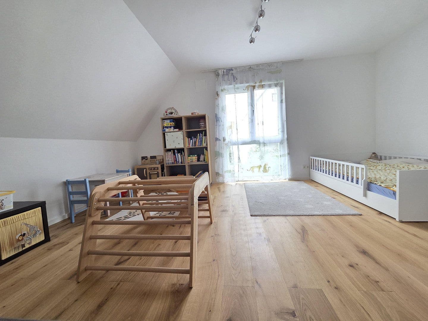 Prodej domu 168 m², pozemek 548 m², Diedorf, Bavorsko Prodej domu 168 m², pozemek 548 m², Diedorf, Bavorsko