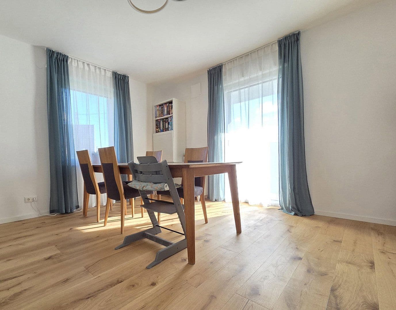 Prodej domu 168 m², pozemek 548 m², Diedorf, Bavorsko Prodej domu 168 m², pozemek 548 m², Diedorf, Bavorsko