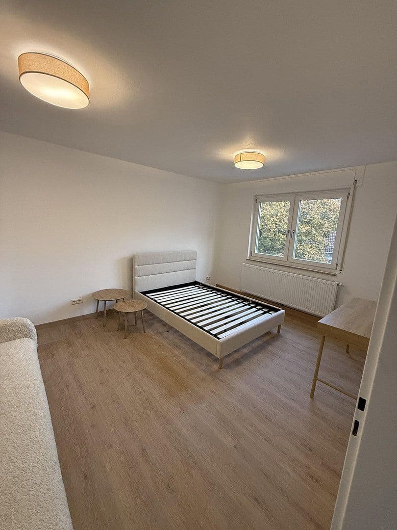 Pronájem bytu 1+kk 33 m², Forstr. 93, Stuttgart, Bádensko-Württembersko Pronájem bytu 1+kk 33 m², Forstr. 93, Stuttgart, Bádensko-Württembersko