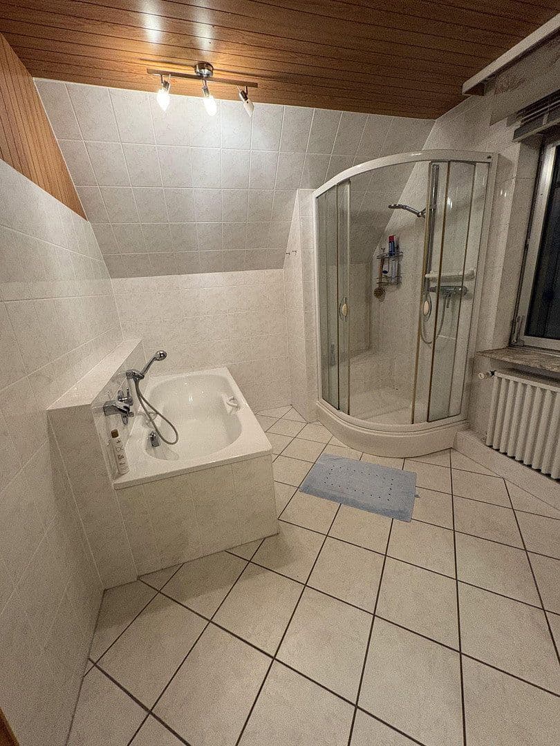 Prodej domu 160 m², pozemek 1.049 m², Neumünster, Šlesvicko-Holštýnsko Prodej domu 160 m², pozemek 1.049 m², Neumünster, Šlesvicko-Holštýnsko