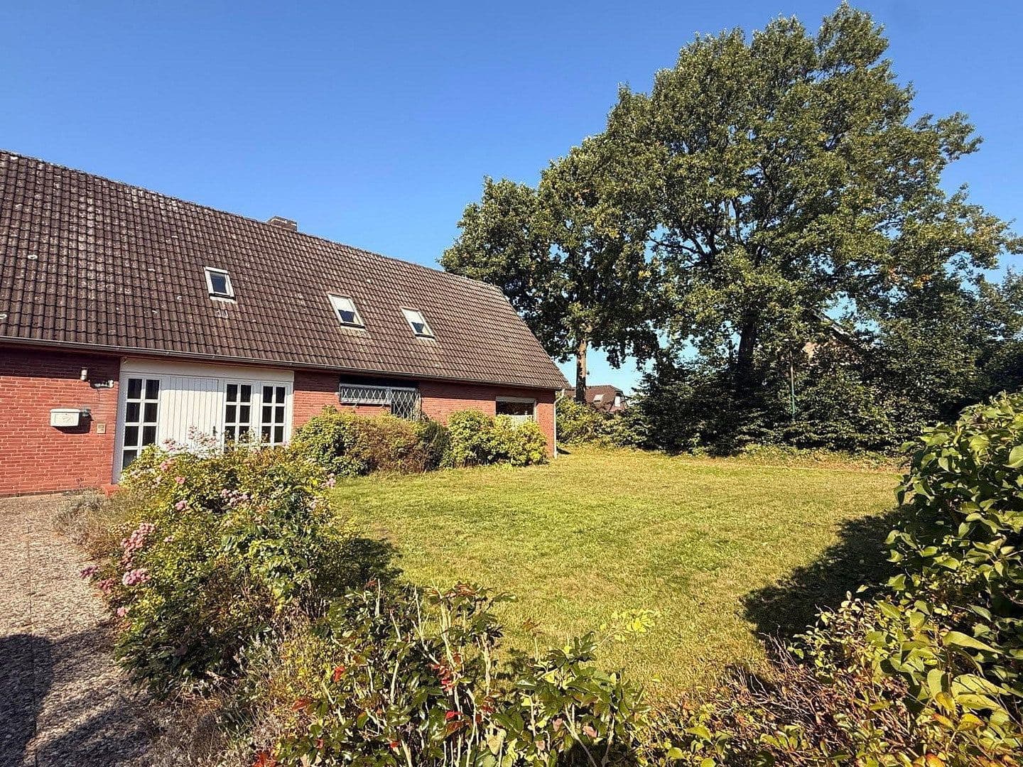 Prodej domu 160 m², pozemek 1.049 m², Neumünster, Šlesvicko-Holštýnsko Prodej domu 160 m², pozemek 1.049 m², Neumünster, Šlesvicko-Holštýnsko