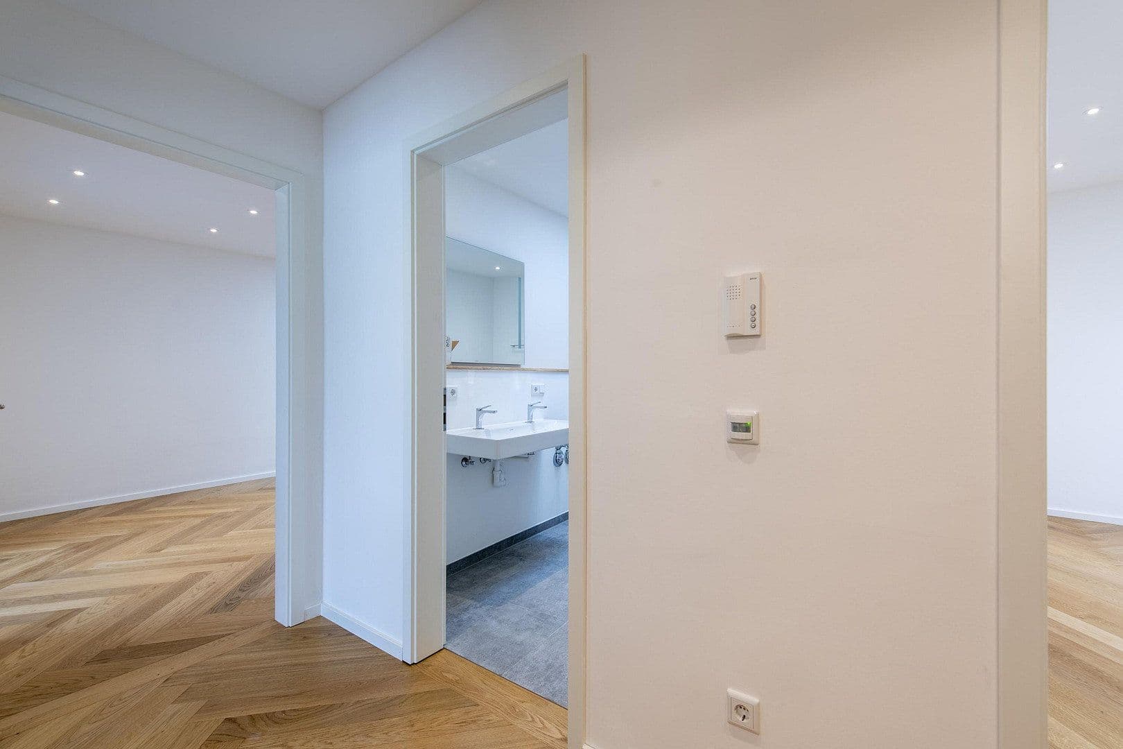 Pronájem bytu 4+1 159 m², Kaiserstraße 2, Rosenheim, Bavorsko Pronájem bytu 4+1 159 m², Kaiserstraße 2, Rosenheim, Bavorsko