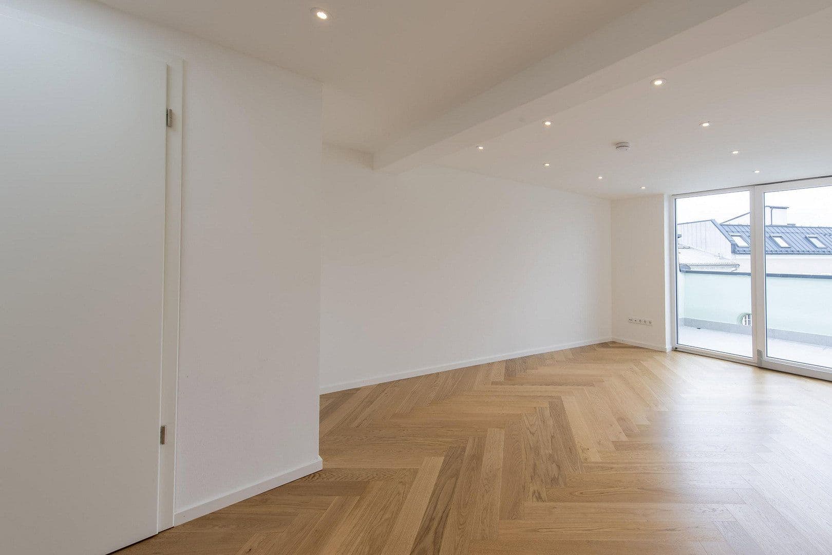 Pronájem bytu 4+1 159 m², Kaiserstraße 2, Rosenheim, Bavorsko Pronájem bytu 4+1 159 m², Kaiserstraße 2, Rosenheim, Bavorsko
