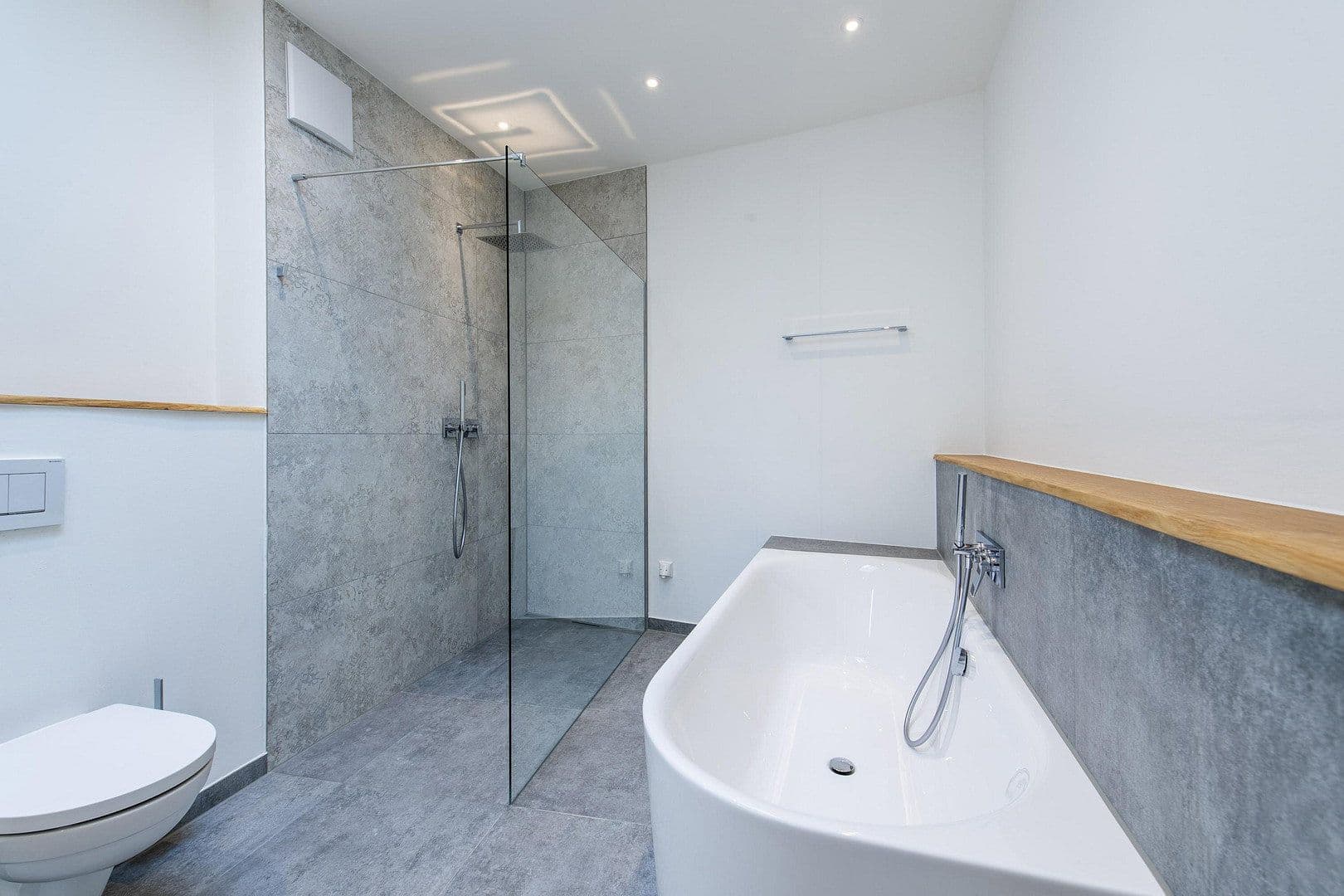 Pronájem bytu 4+1 159 m², Kaiserstraße 2, Rosenheim, Bavorsko Pronájem bytu 4+1 159 m², Kaiserstraße 2, Rosenheim, Bavorsko