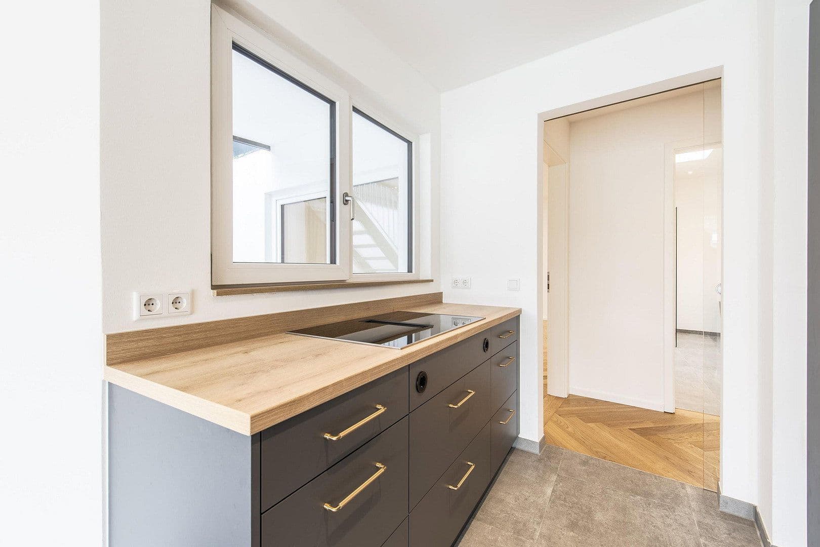 Pronájem bytu 4+1 159 m², Kaiserstraße 2, Rosenheim, Bavorsko Pronájem bytu 4+1 159 m², Kaiserstraße 2, Rosenheim, Bavorsko