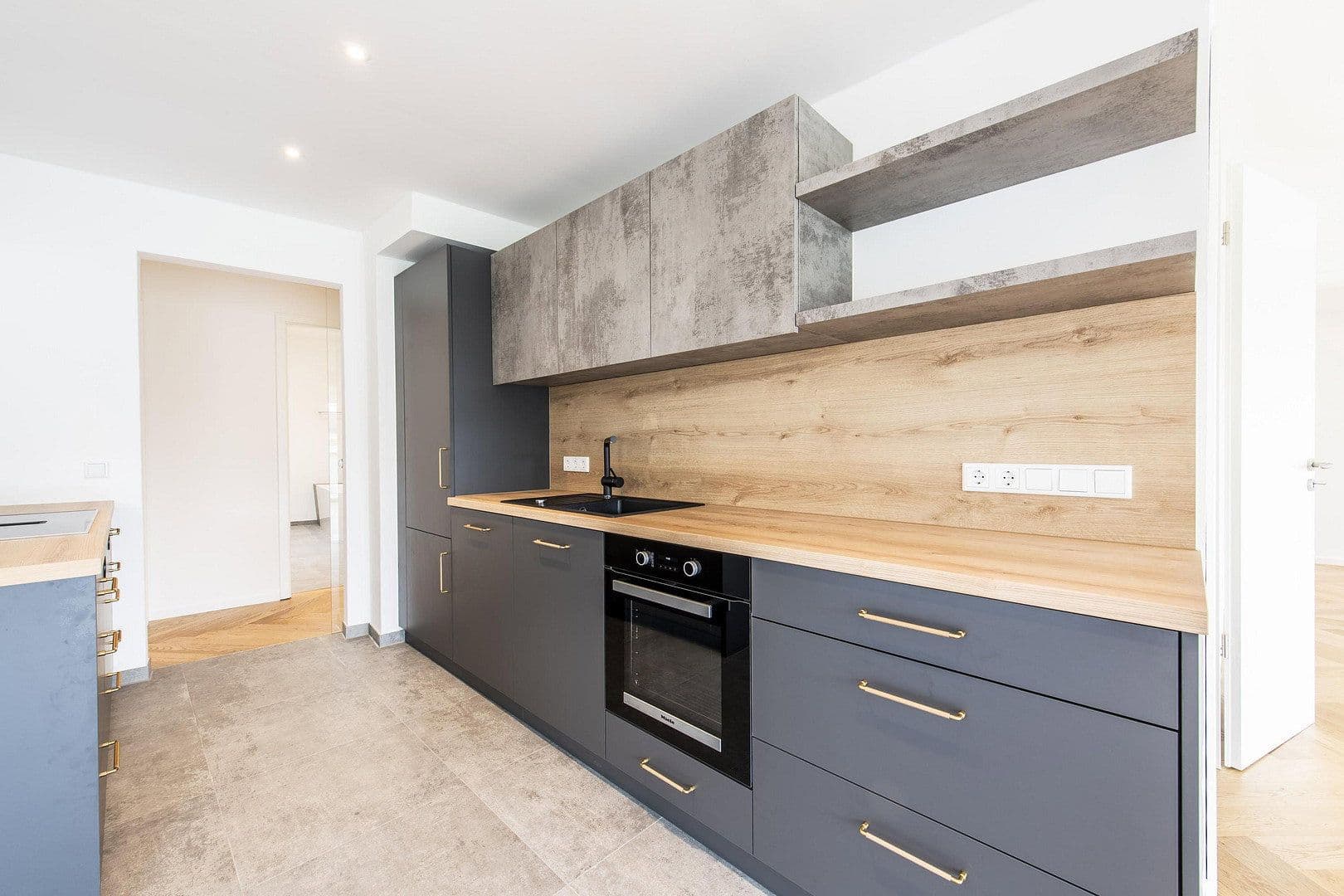 Pronájem bytu 4+1 159 m², Kaiserstraße 2, Rosenheim, Bavorsko Pronájem bytu 4+1 159 m², Kaiserstraße 2, Rosenheim, Bavorsko