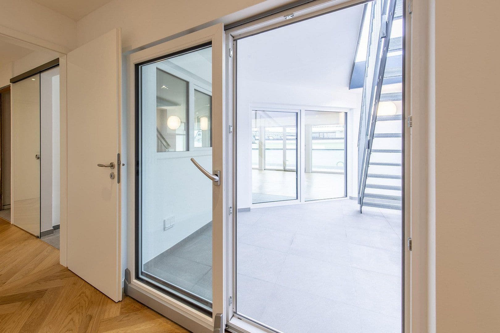 Pronájem bytu 4+1 159 m², Kaiserstraße 2, Rosenheim, Bavorsko Pronájem bytu 4+1 159 m², Kaiserstraße 2, Rosenheim, Bavorsko