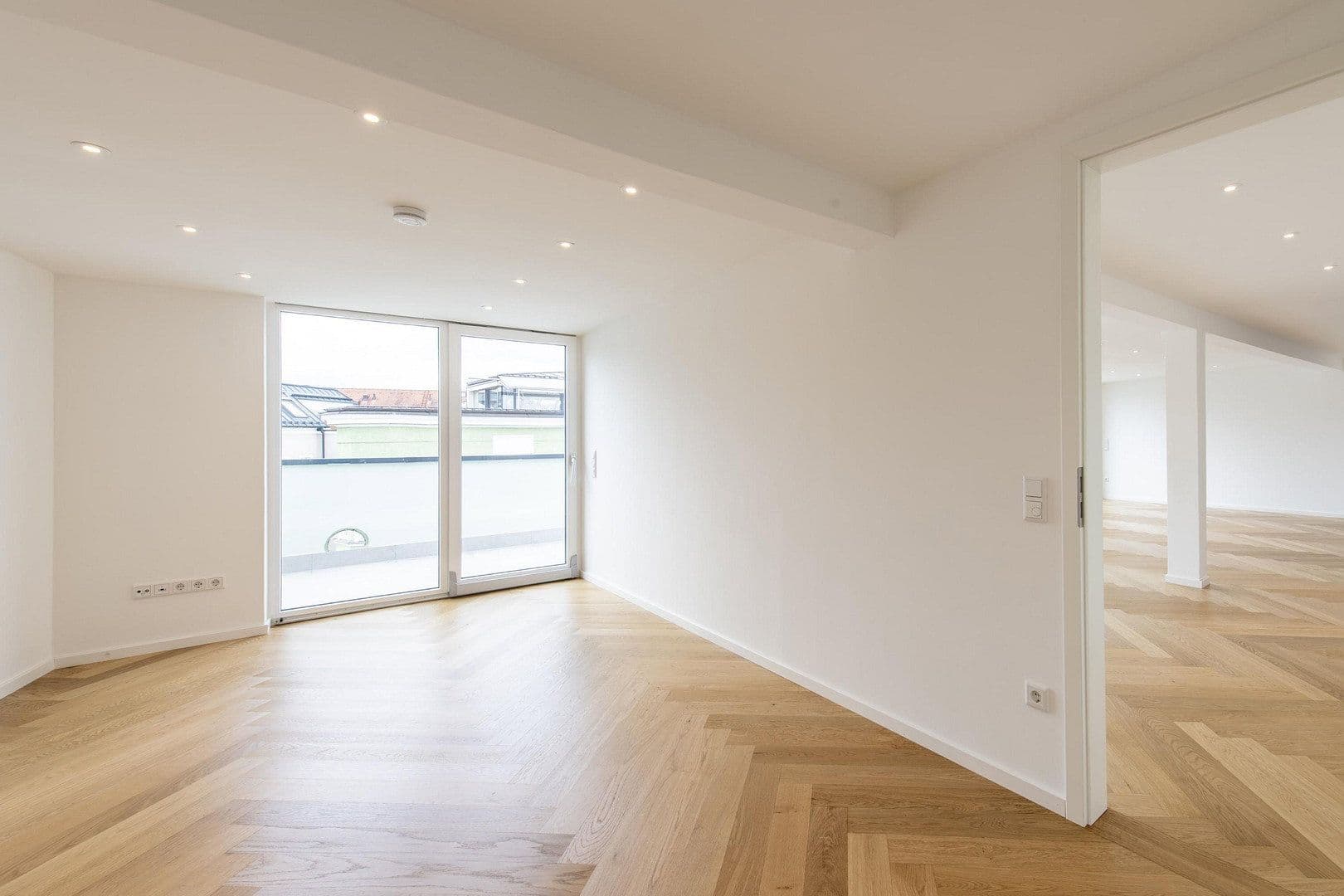 Pronájem bytu 4+1 159 m², Kaiserstraße 2, Rosenheim, Bavorsko Pronájem bytu 4+1 159 m², Kaiserstraße 2, Rosenheim, Bavorsko