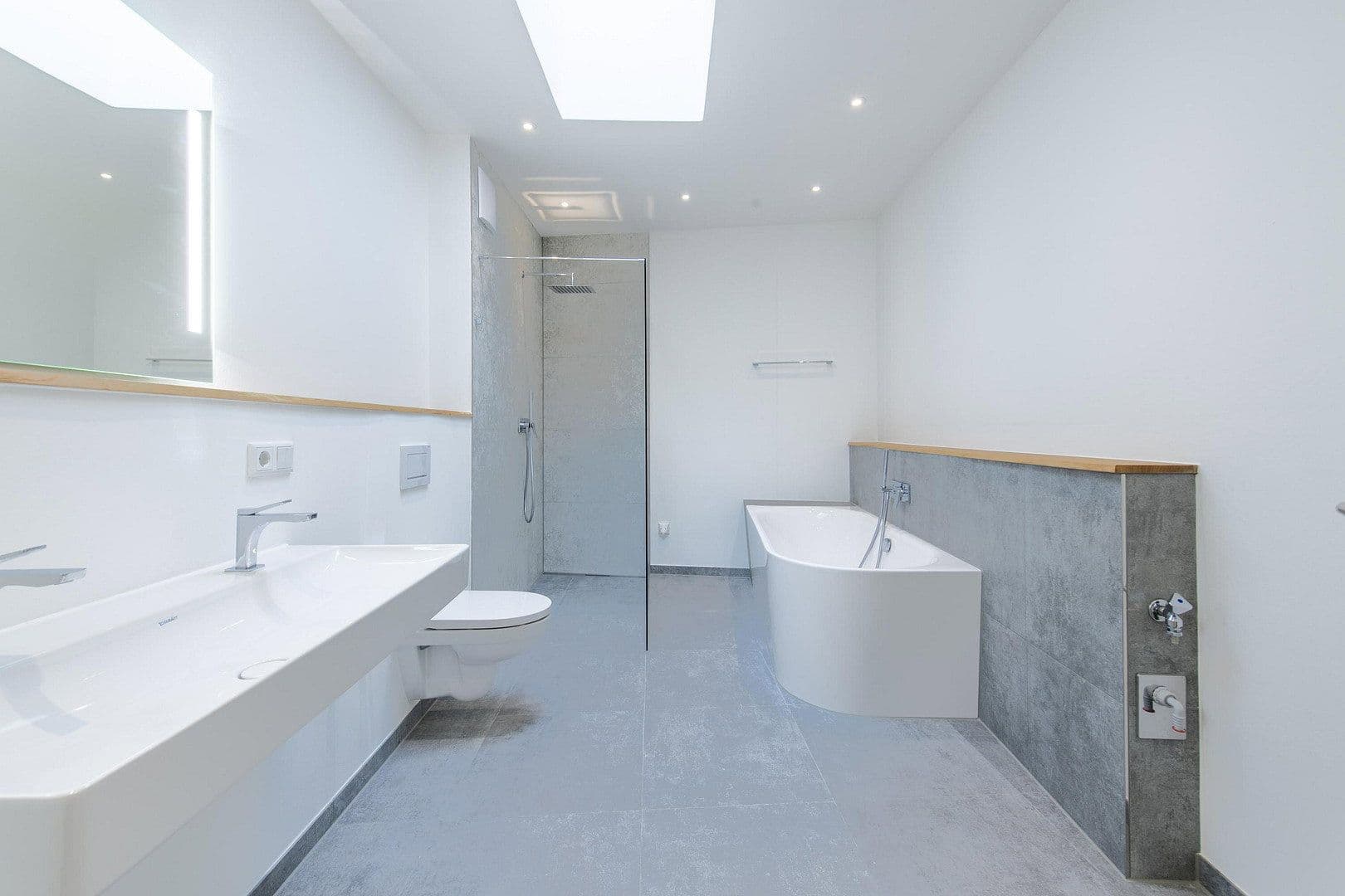 Pronájem bytu 4+1 159 m², Kaiserstraße 2, Rosenheim, Bavorsko Pronájem bytu 4+1 159 m², Kaiserstraße 2, Rosenheim, Bavorsko