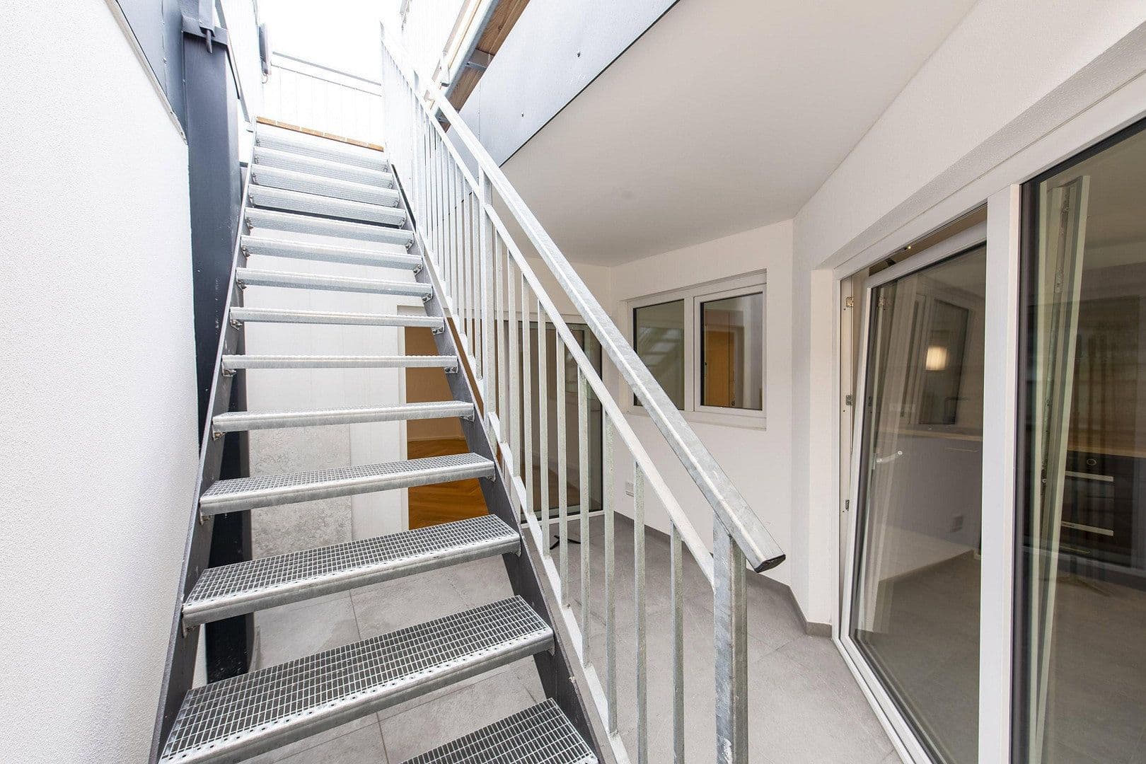 Pronájem bytu 4+1 159 m², Kaiserstraße 2, Rosenheim, Bavorsko Pronájem bytu 4+1 159 m², Kaiserstraße 2, Rosenheim, Bavorsko