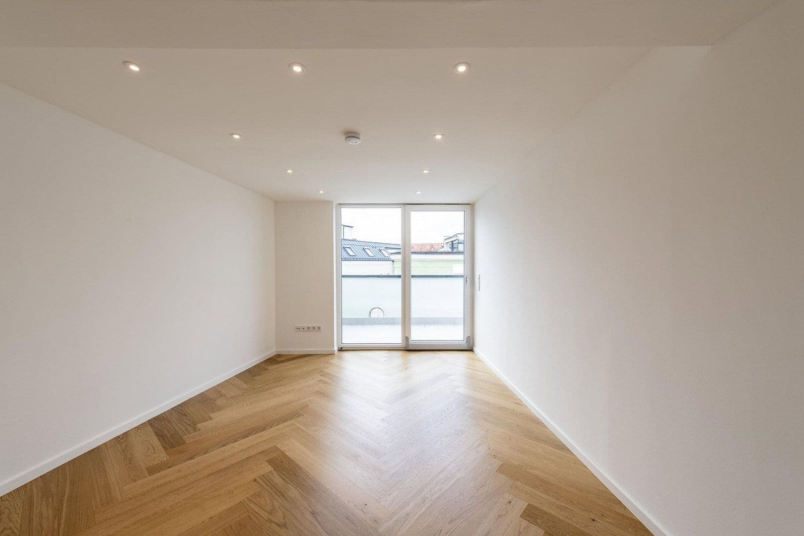 Pronájem bytu 4+1 159 m², Kaiserstraße 2, Rosenheim, Bavorsko Pronájem bytu 4+1 159 m², Kaiserstraße 2, Rosenheim, Bavorsko