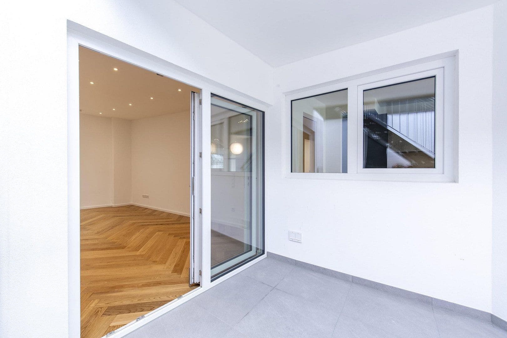 Pronájem bytu 4+1 159 m², Kaiserstraße 2, Rosenheim, Bavorsko Pronájem bytu 4+1 159 m², Kaiserstraße 2, Rosenheim, Bavorsko