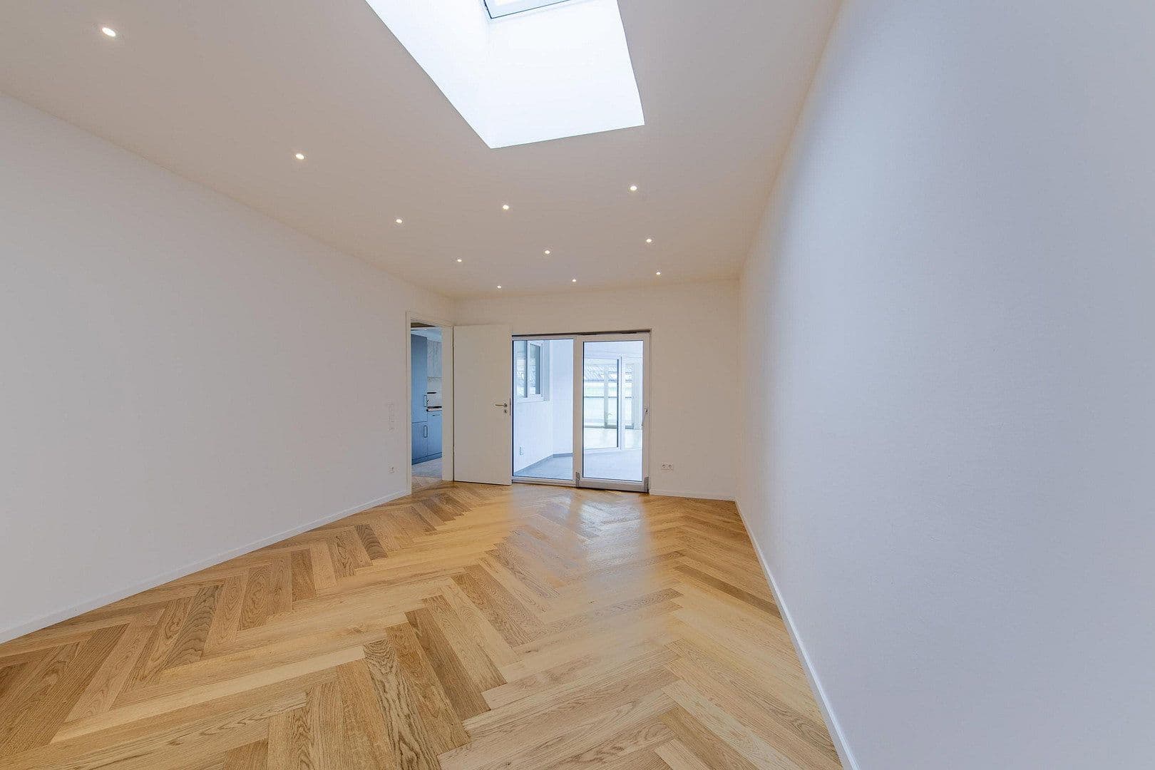 Pronájem bytu 4+1 159 m², Kaiserstraße 2, Rosenheim, Bavorsko Pronájem bytu 4+1 159 m², Kaiserstraße 2, Rosenheim, Bavorsko