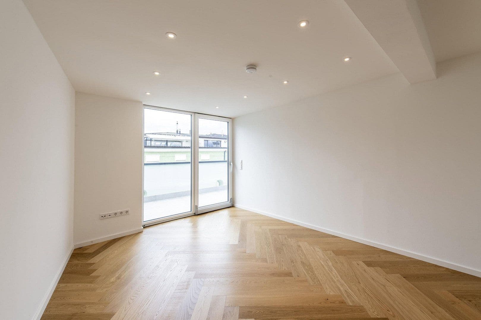 Pronájem bytu 4+1 159 m², Kaiserstraße 2, Rosenheim, Bavorsko Pronájem bytu 4+1 159 m², Kaiserstraße 2, Rosenheim, Bavorsko