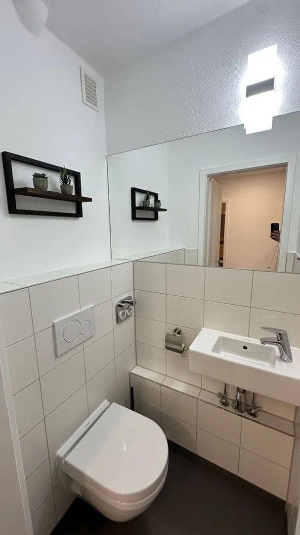 Pronájem bytu 2+kk 43 m², Stuttgart, Bádensko-Württembersko Pronájem bytu 2+kk 43 m², Stuttgart, Bádensko-Württembersko