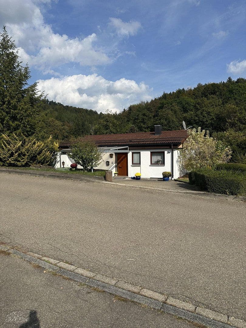Prodej domu 156 m², pozemek 771 m², Sulzbach an der Murr, Bádensko-Württembersko Prodej domu 156 m², pozemek 771 m², Sulzbach an der Murr, Bádensko-Württembersko