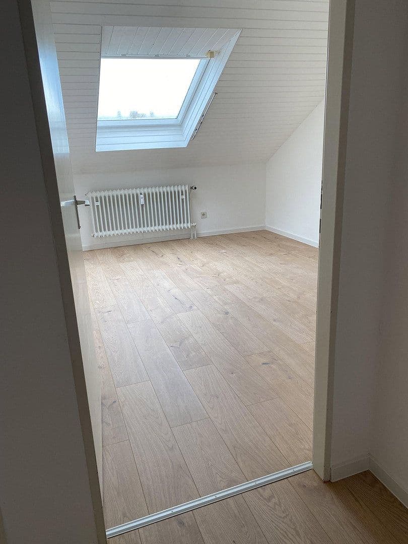 Pronájem bytu 4+1 100 m², Bellenstrasse 68, Mannheim, Bádensko-Württembersko Pronájem bytu 4+1 100 m², Bellenstrasse 68, Mannheim, Bádensko-Württembersko