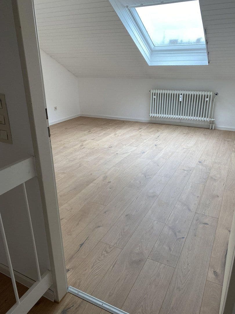Pronájem bytu 4+1 100 m², Bellenstrasse 68, Mannheim, Bádensko-Württembersko Pronájem bytu 4+1 100 m², Bellenstrasse 68, Mannheim, Bádensko-Württembersko