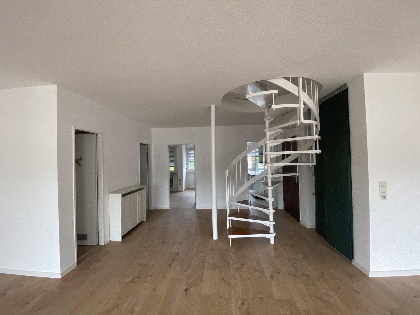 Pronájem bytu 4+1 100 m², Bellenstrasse 68, Mannheim, Bádensko-Württembersko Pronájem bytu 4+1 100 m², Bellenstrasse 68, Mannheim, Bádensko-Württembersko
