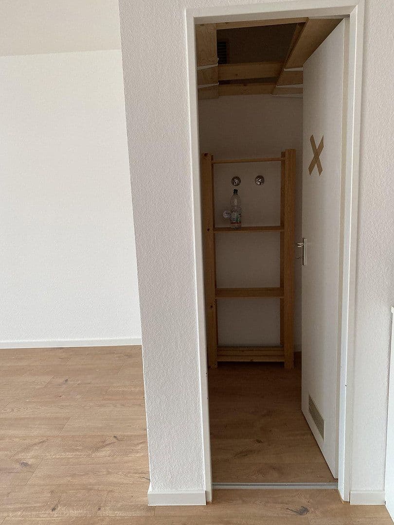 Pronájem bytu 4+1 100 m², Bellenstrasse 68, Mannheim, Bádensko-Württembersko Pronájem bytu 4+1 100 m², Bellenstrasse 68, Mannheim, Bádensko-Württembersko