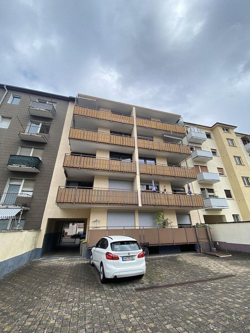 Pronájem bytu 4+1 100 m², Bellenstrasse 68, Mannheim, Bádensko-Württembersko Pronájem bytu 4+1 100 m², Bellenstrasse 68, Mannheim, Bádensko-Württembersko