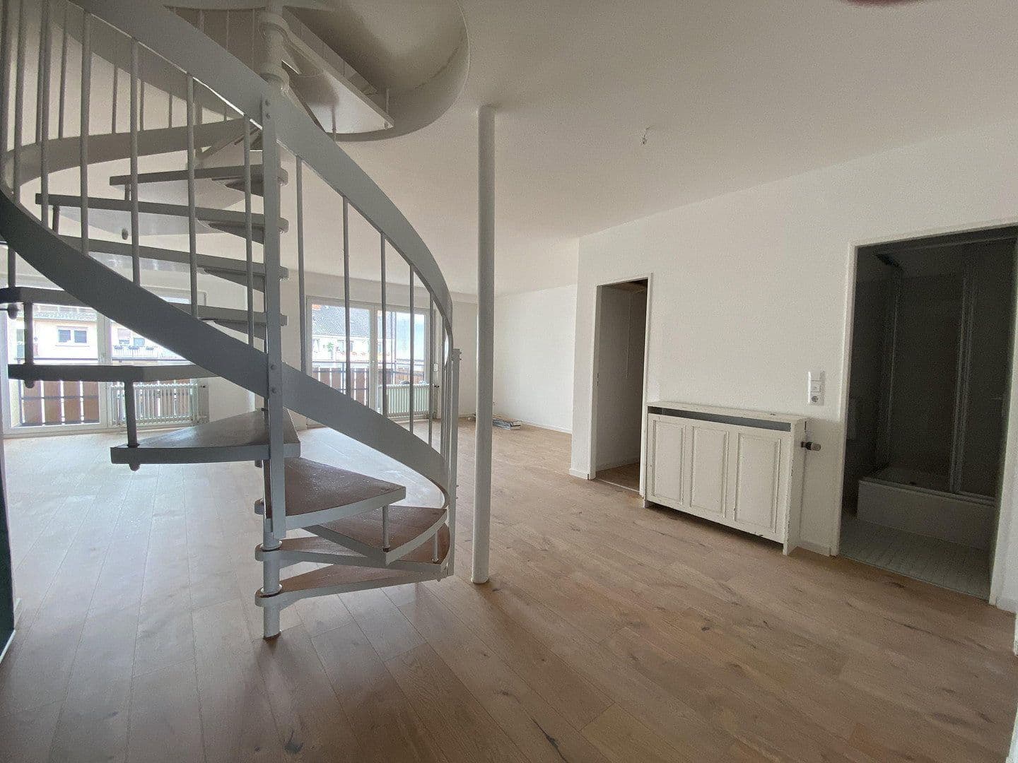 Pronájem bytu 4+1 100 m², Bellenstrasse 68, Mannheim, Bádensko-Württembersko Pronájem bytu 4+1 100 m², Bellenstrasse 68, Mannheim, Bádensko-Württembersko