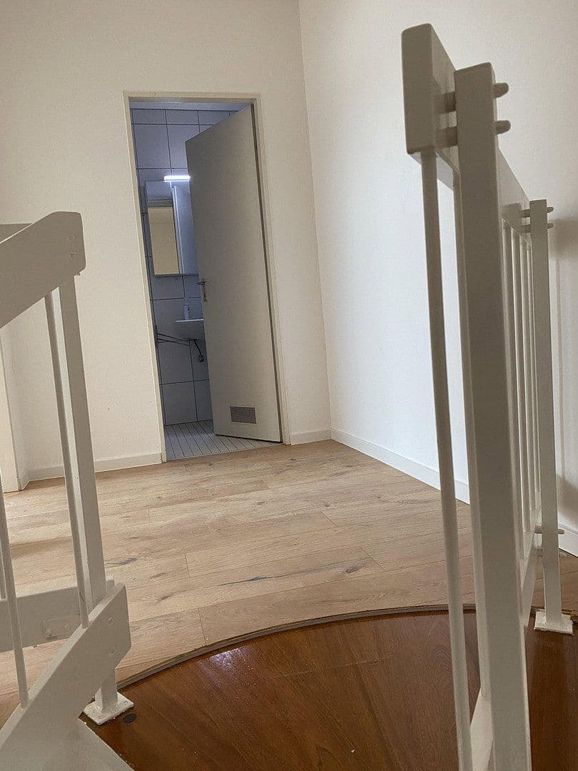 Pronájem bytu 4+1 100 m², Bellenstrasse 68, Mannheim, Bádensko-Württembersko Pronájem bytu 4+1 100 m², Bellenstrasse 68, Mannheim, Bádensko-Württembersko