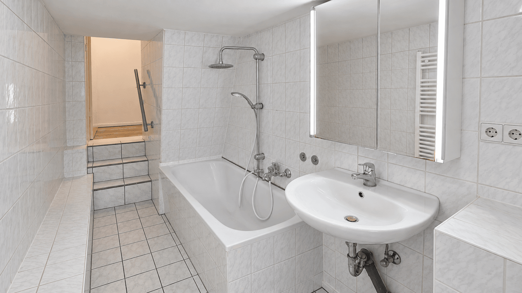Prodej bytu 3+1 103 m², kant, Berlin, Berlín Prodej bytu 3+1 103 m², kant, Berlin, Berlín