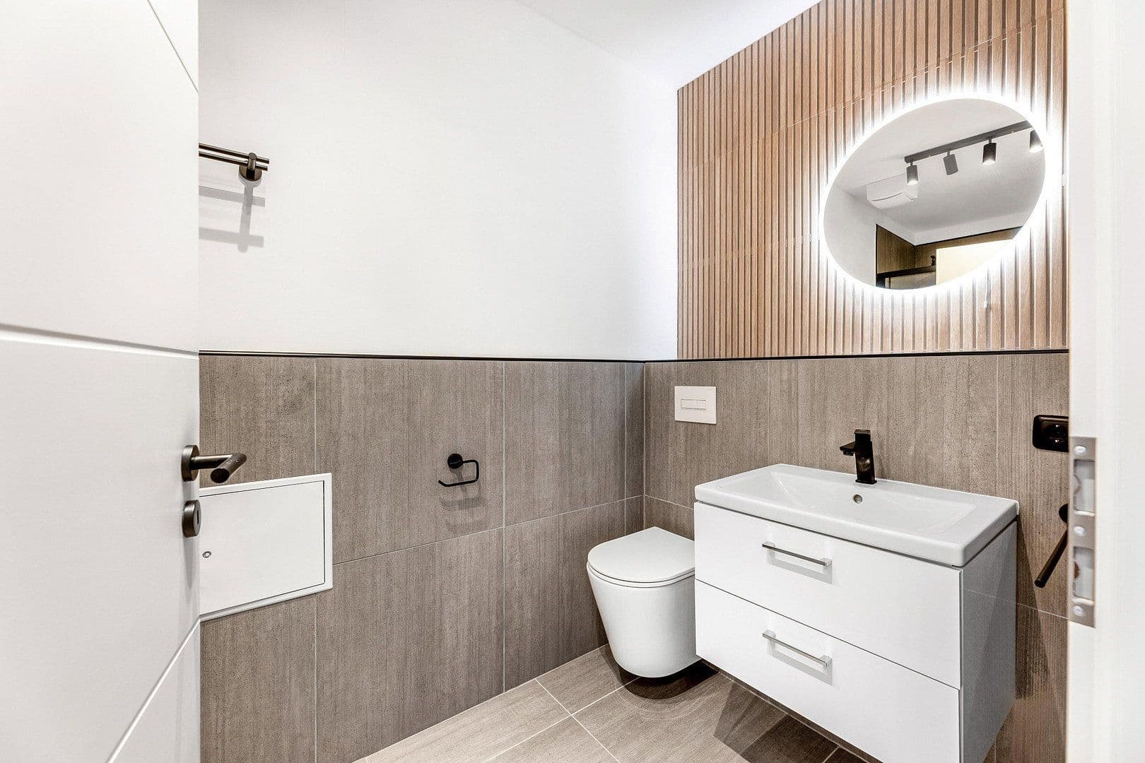 Pronájem bytu 3+1 75 m², Theaterstraße 1, Hof, Bavorsko Pronájem bytu 3+1 75 m², Theaterstraße 1, Hof, Bavorsko