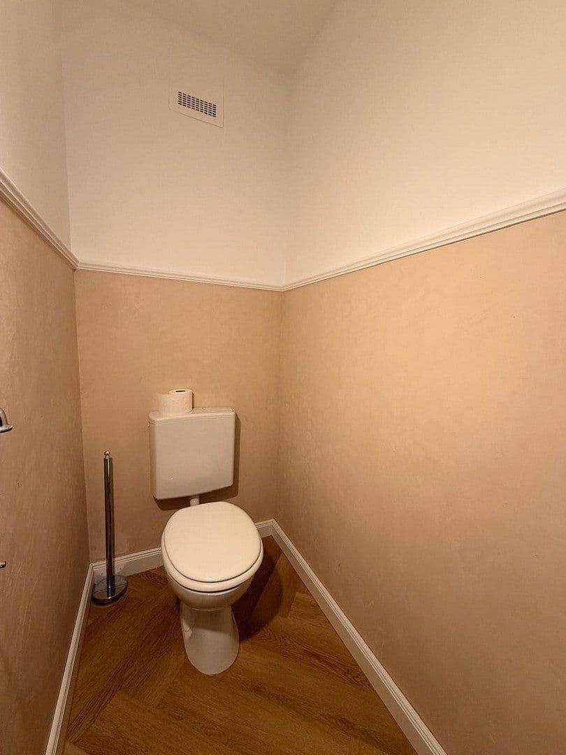 Pronájem kanceláře 61 m², Winzergasse 22, Meersburg, Bádensko-Württembersko Pronájem kanceláře 61 m², Winzergasse 22, Meersburg, Bádensko-Württembersko