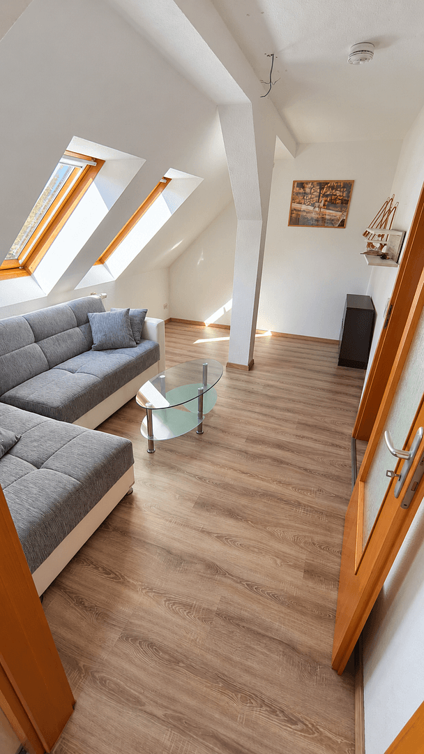 Pronájem bytu 2+1 35 m², Pestalozzistraße 7, Oberlungwitz, Sasko Pronájem bytu 2+1 35 m², Pestalozzistraße 7, Oberlungwitz, Sasko
