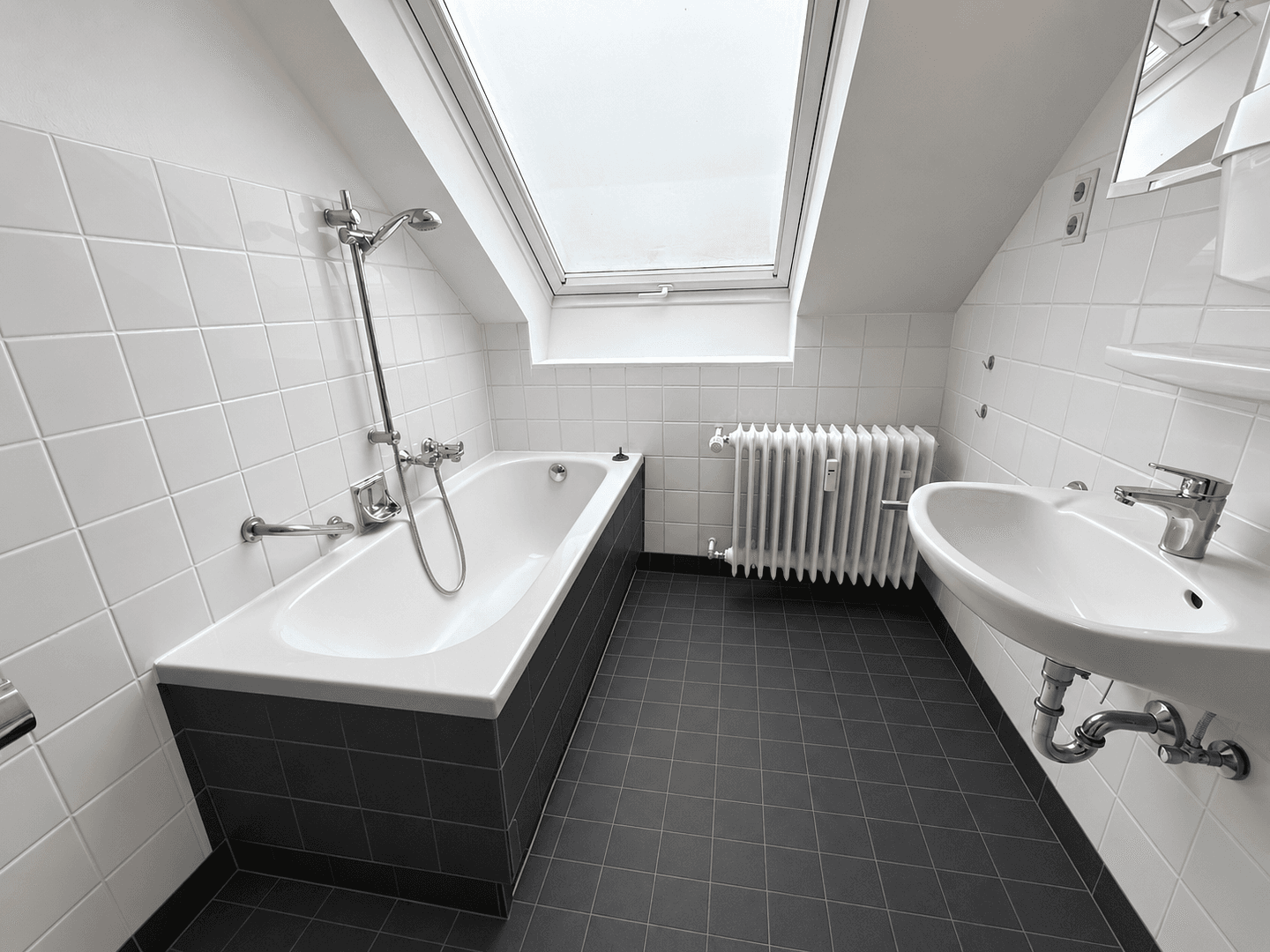 Pronájem bytu 1+1 33 m², Ludwigsburg, Bádensko-Württembersko Pronájem bytu 1+1 33 m², Ludwigsburg, Bádensko-Württembersko