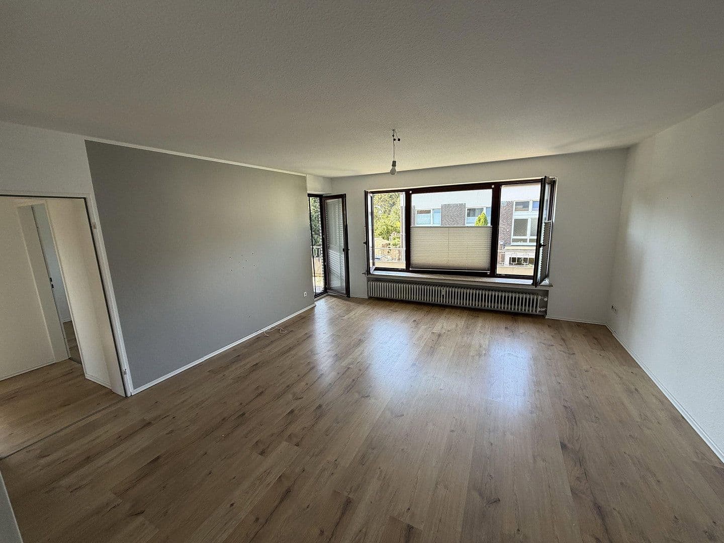 Pronájem bytu 3+1 76 m², Lerchenweg 49, Duisburg, Severní Porýní-Vestfálsko Pronájem bytu 3+1 76 m², Lerchenweg 49, Duisburg, Severní Porýní-Vestfálsko