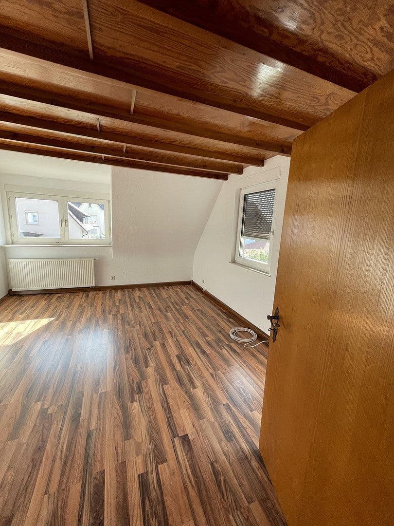 Pronájem domu 180 m², pozemek 590 m², Erbach, Bádensko-Württembersko Pronájem domu 180 m², pozemek 590 m², Erbach, Bádensko-Württembersko