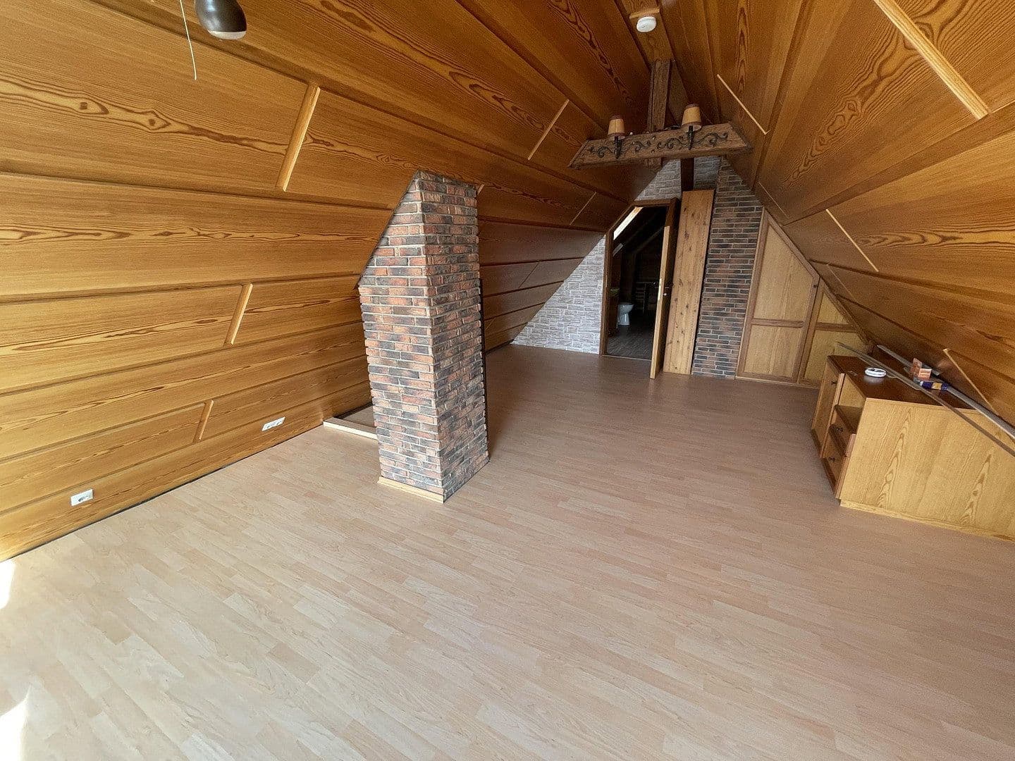 Pronájem domu 180 m², pozemek 590 m², Erbach, Bádensko-Württembersko Pronájem domu 180 m², pozemek 590 m², Erbach, Bádensko-Württembersko