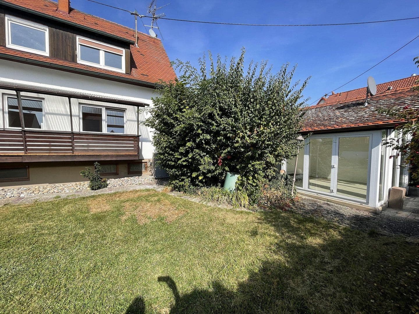 Pronájem domu 180 m², pozemek 590 m², Erbach, Bádensko-Württembersko Pronájem domu 180 m², pozemek 590 m², Erbach, Bádensko-Württembersko