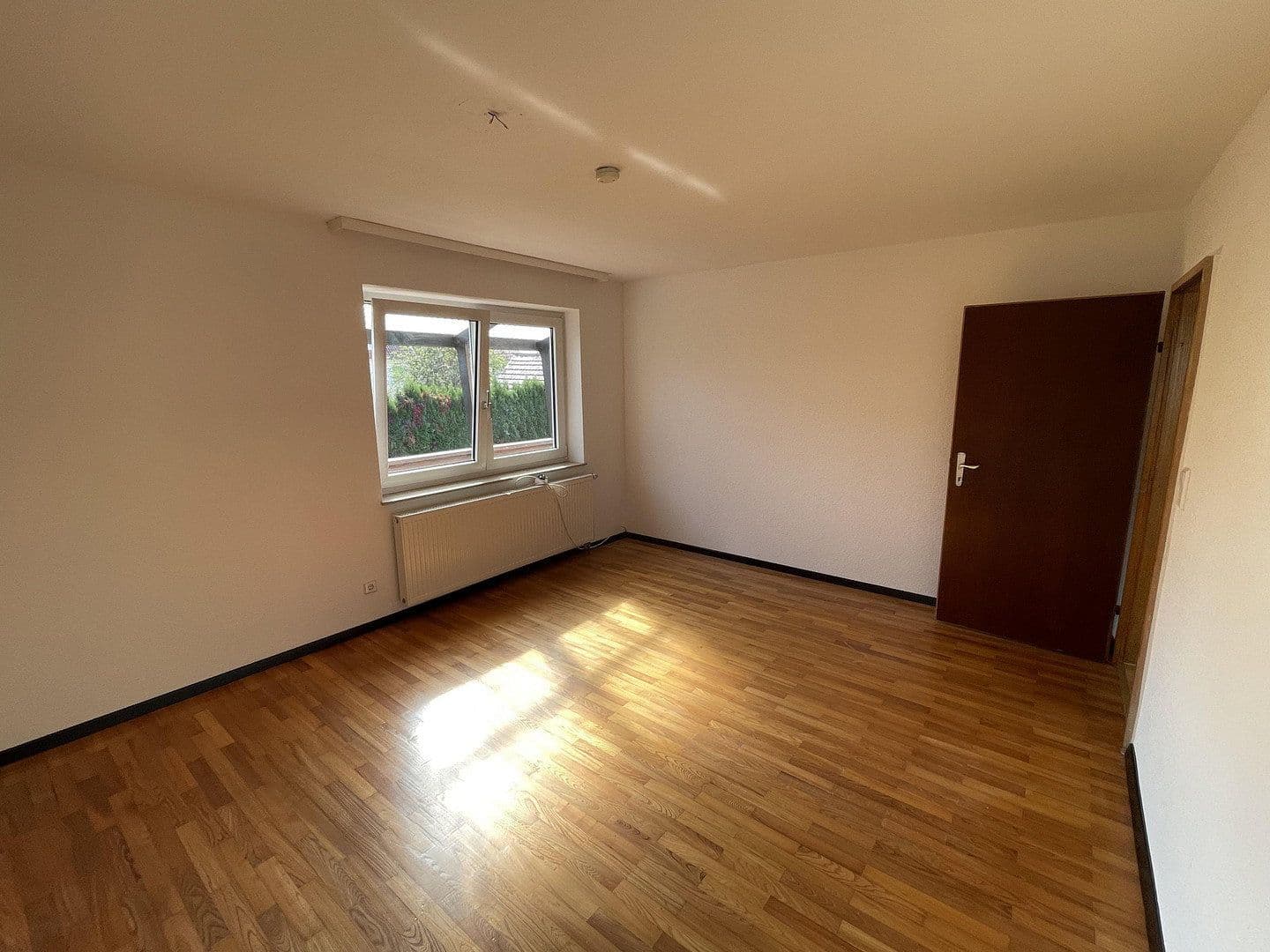 Pronájem domu 180 m², pozemek 590 m², Erbach, Bádensko-Württembersko Pronájem domu 180 m², pozemek 590 m², Erbach, Bádensko-Württembersko