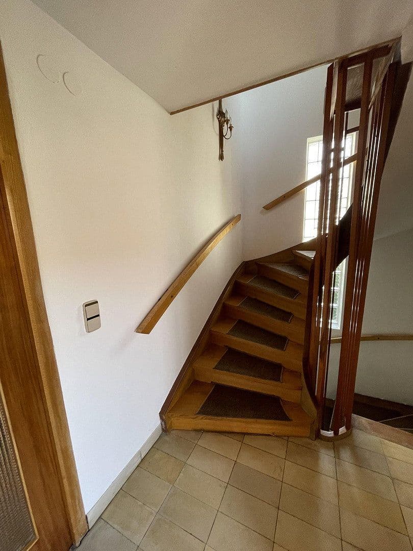 Pronájem domu 180 m², pozemek 590 m², Erbach, Bádensko-Württembersko Pronájem domu 180 m², pozemek 590 m², Erbach, Bádensko-Württembersko