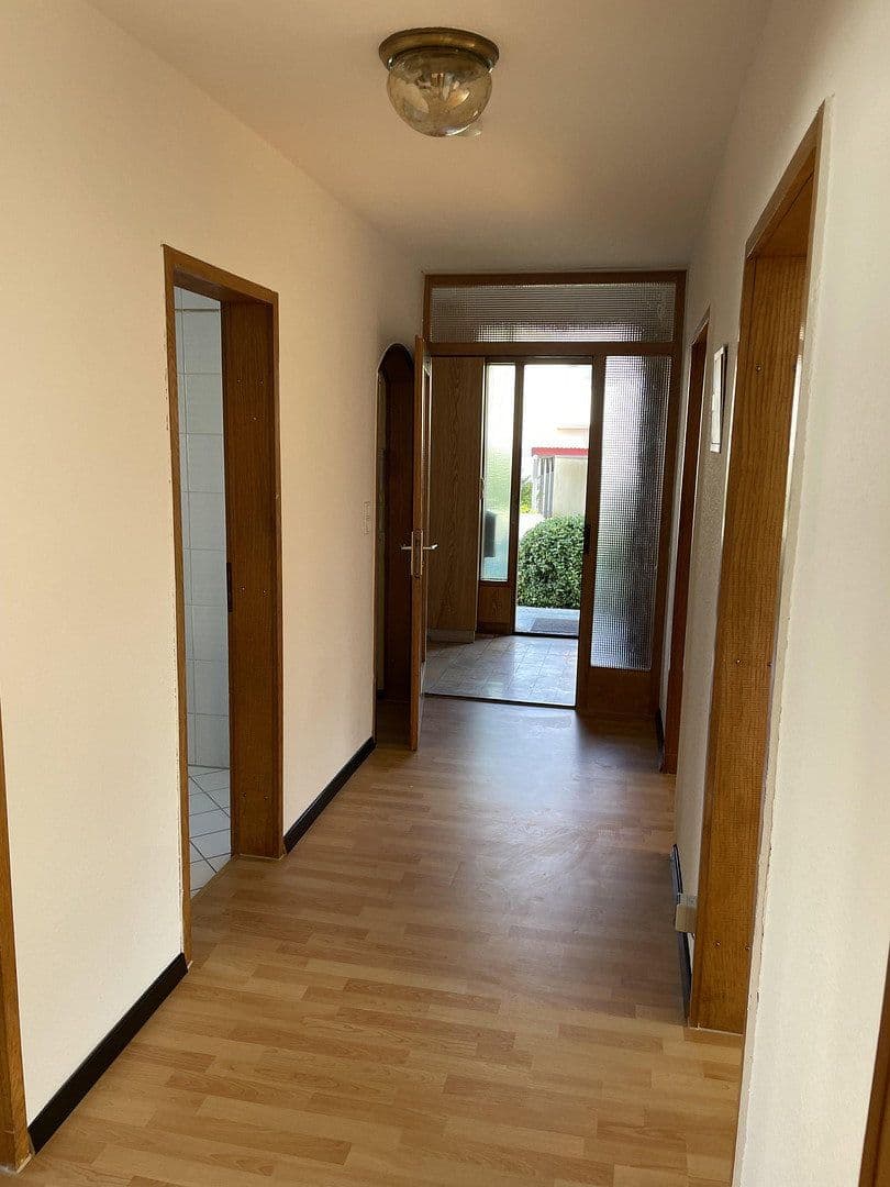 Pronájem domu 180 m², pozemek 590 m², Erbach, Bádensko-Württembersko Pronájem domu 180 m², pozemek 590 m², Erbach, Bádensko-Württembersko