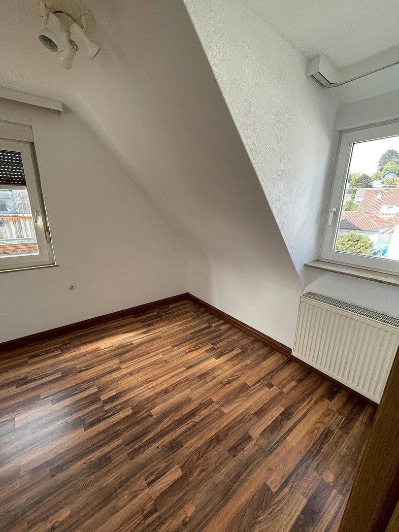 Pronájem domu 180 m², pozemek 590 m², Erbach, Bádensko-Württembersko Pronájem domu 180 m², pozemek 590 m², Erbach, Bádensko-Württembersko