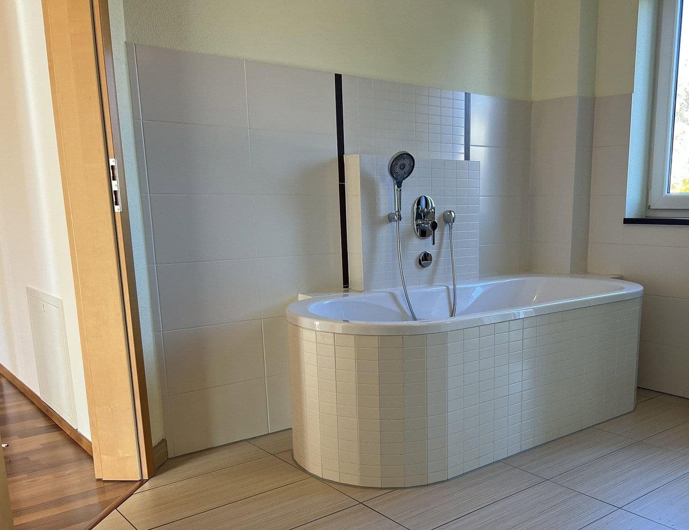Prodej domu 195 m², pozemek 715 m², Moosinning, Bavorsko Prodej domu 195 m², pozemek 715 m², Moosinning, Bavorsko