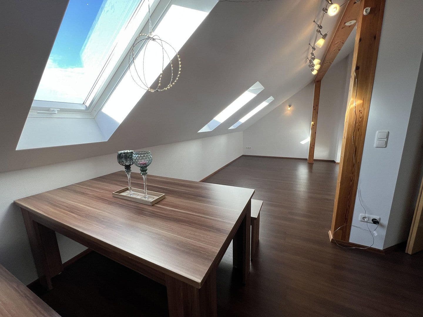 Prodej domu 195 m², pozemek 715 m², Moosinning, Bavorsko Prodej domu 195 m², pozemek 715 m², Moosinning, Bavorsko