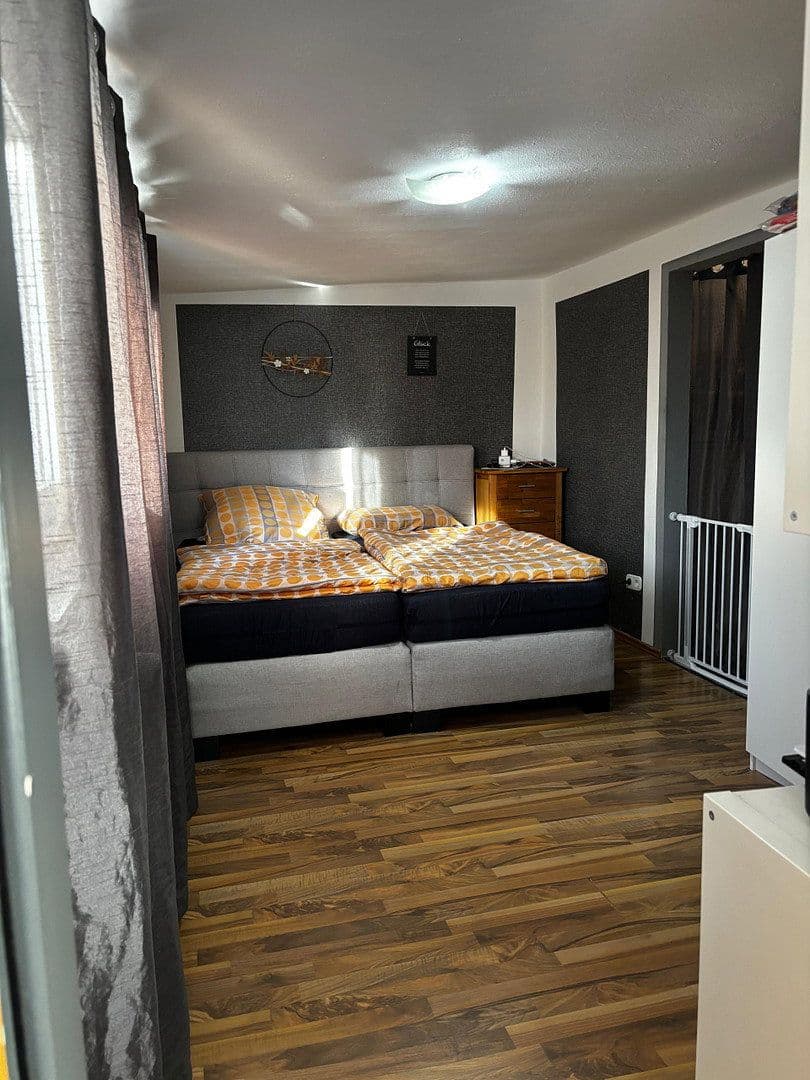 Pronájem bytu 3+1 93 m², Moerserstr.298, Duisburg, Severní Porýní-Vestfálsko Pronájem bytu 3+1 93 m², Moerserstr.298, Duisburg, Severní Porýní-Vestfálsko